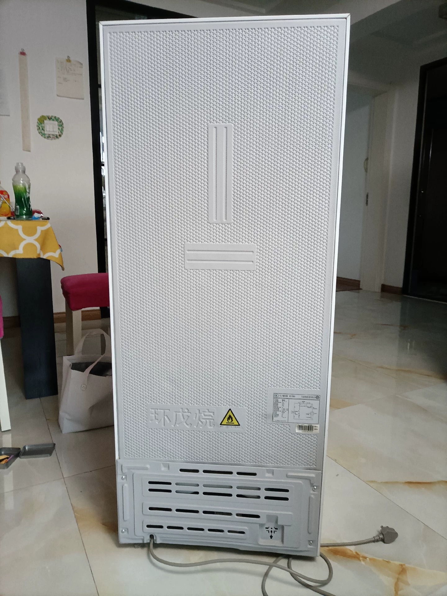 闲置纯一手个人自用TCL小双门冰箱,118L奶白色,买的时候600多,现在京东有在售。9成以上新,各项功能使用正常,完好无维修,制冷杠杠好,在外地工作在家放着几 闲置纯一手个人自用TCL小双门冰箱,118L奶白色,买的时候600多,现在京东有在售。9成以上新,各项功能使用正常,完好无维修,制冷杠杠好,在外地工作在家放着几